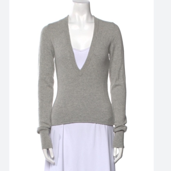 Extreme cashmere deep v neck sweater in grey - Picture 1 of 3